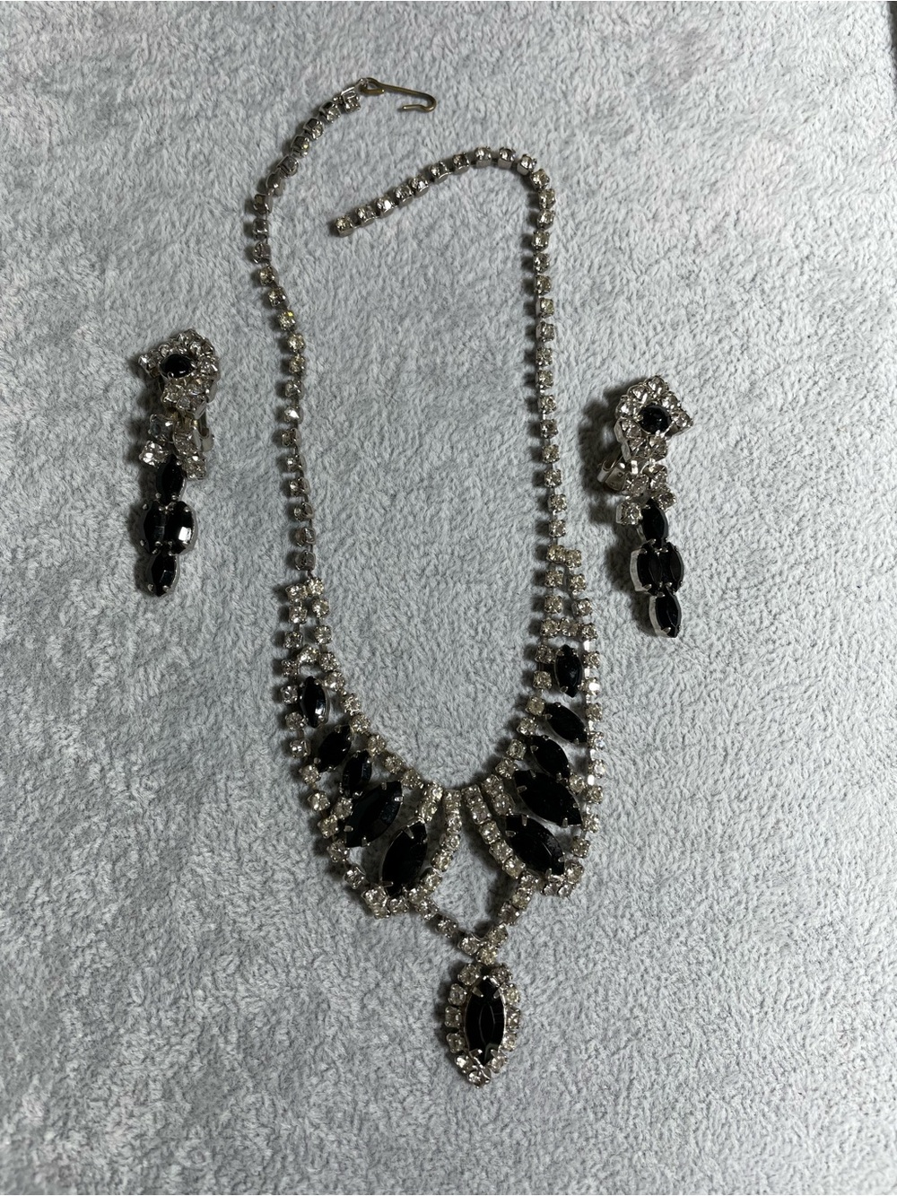 Vintage Elegant Black Clear Crystal Statement Necklace Clip on Earrings Set